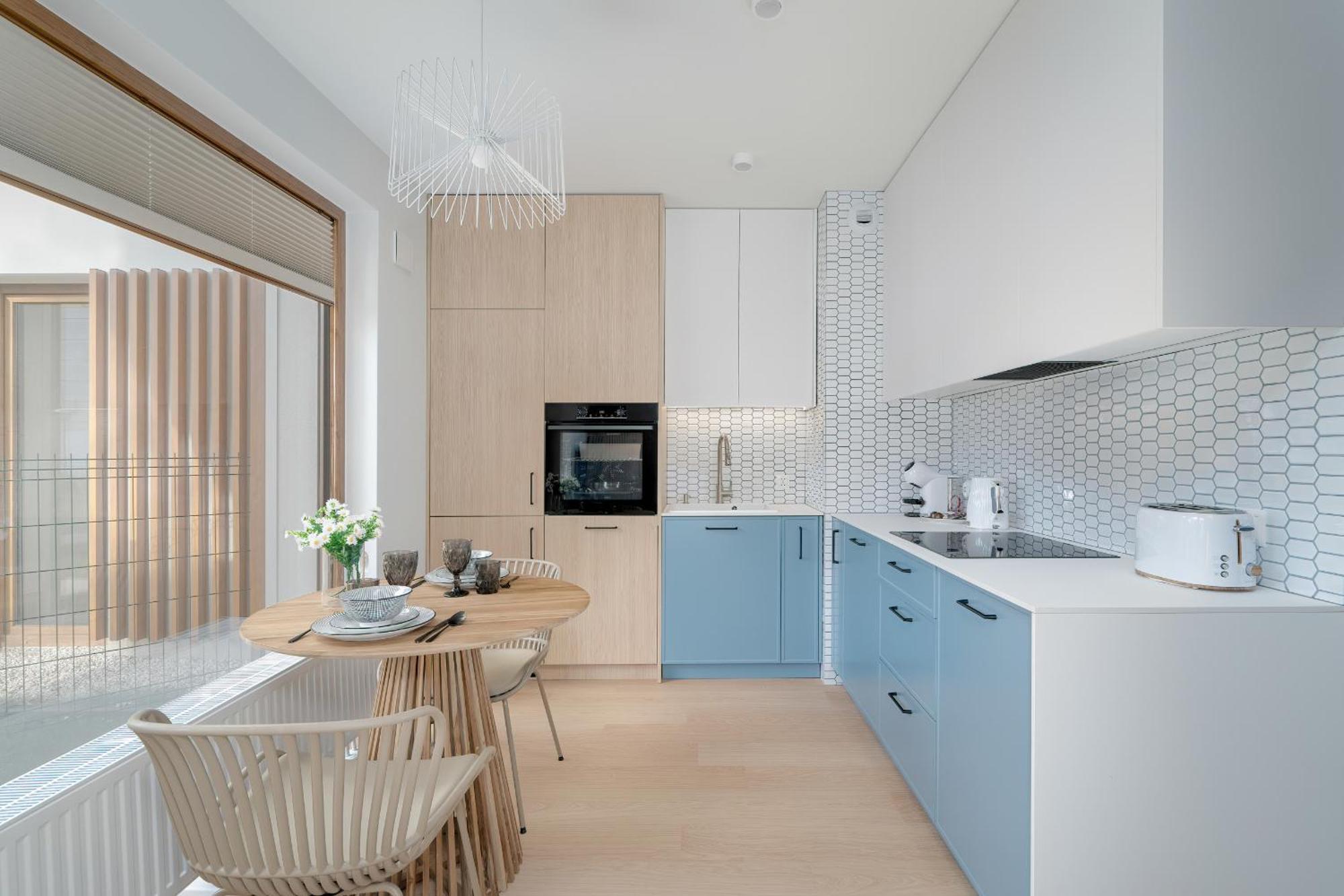 Pastel Blue Grunwald With Garden & Parking By Renters Познань