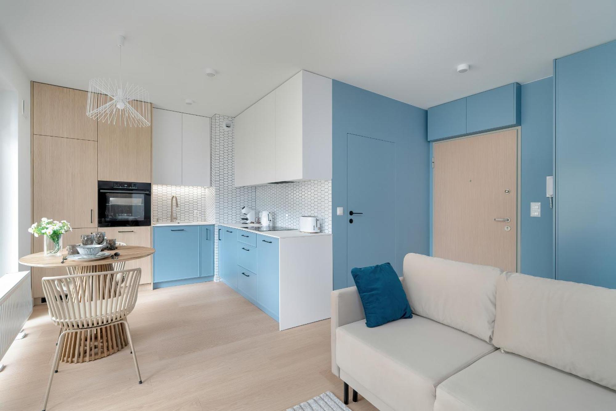 Pastel Blue Grunwald With Garden & Parking By Renters